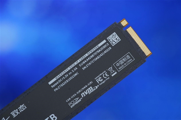 《黑神话：悟空》联名版！长江存储TiPlus7100 2TB SSD图赏