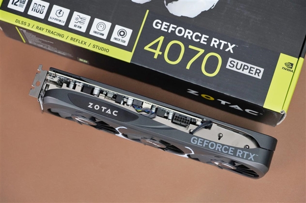 超级IP破次元壁！索泰RTX 4070 SUPER 12GB毒液联名显卡图赏